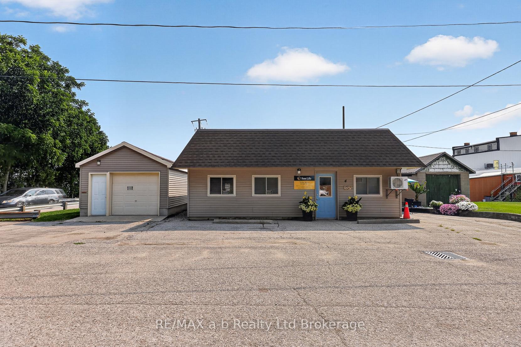 4 Washington Street, Norwich, ON, exterior