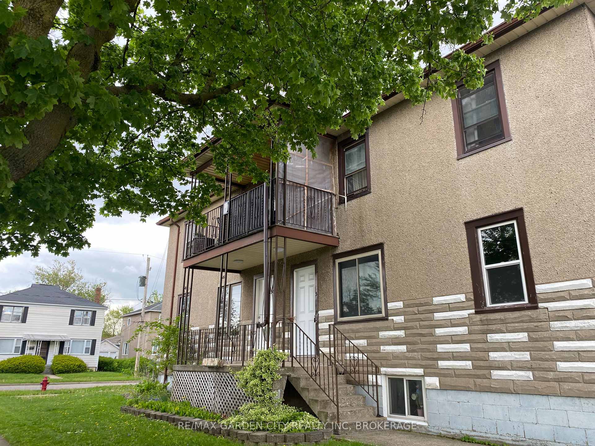 1 - 131 Lyons Avenue, Welland, ON, exterior