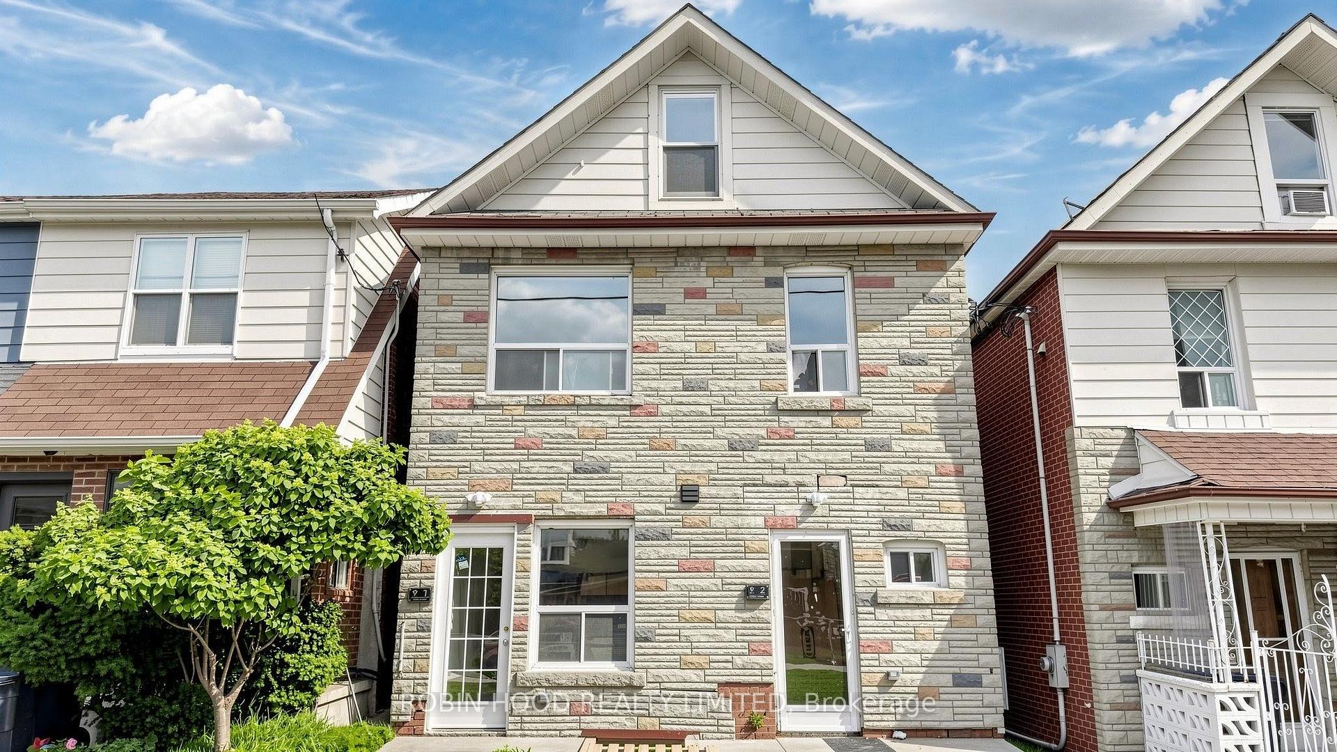 1 - 82 Ford Street, Toronto W03, ON, exterior