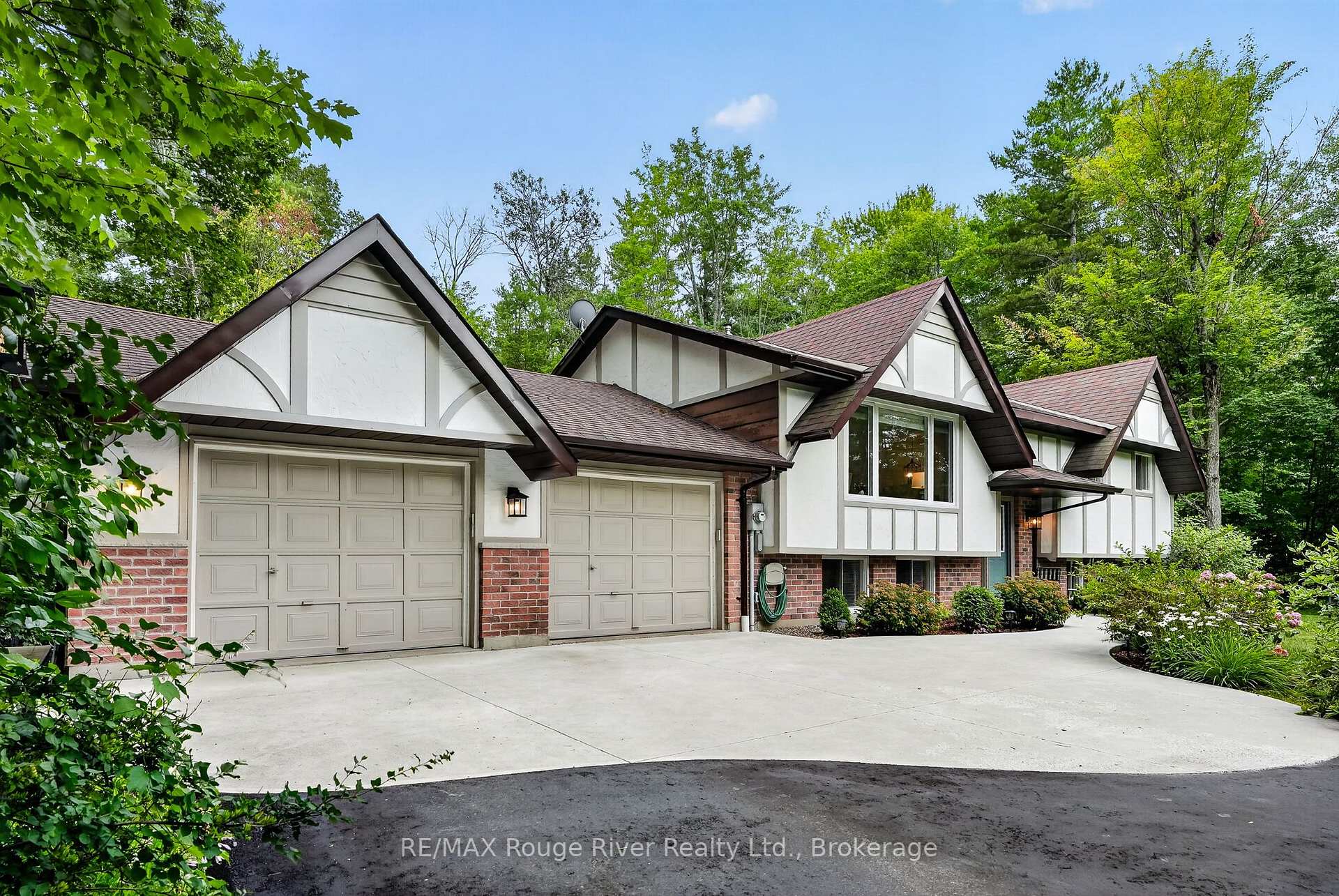 221 COLONIAL Drive, Quinte West, ON, exterior
