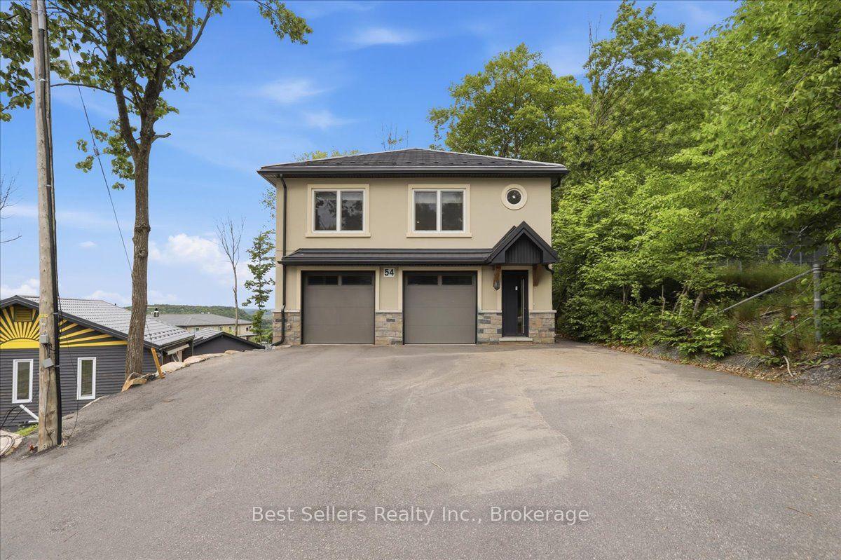 1 - 54 Florence Street W, Huntsville, ON, exterior