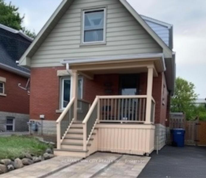 271 London Road W, Guelph, ON, exterior