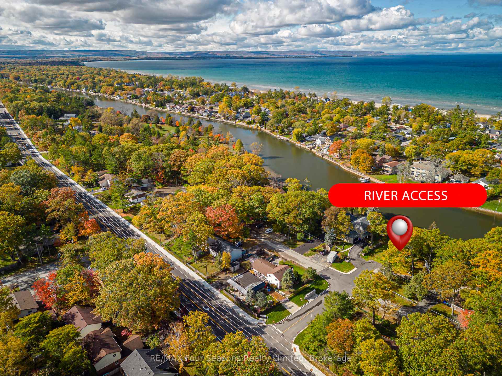 24 Indianola Crescent, Wasaga Beach, ON, exterior