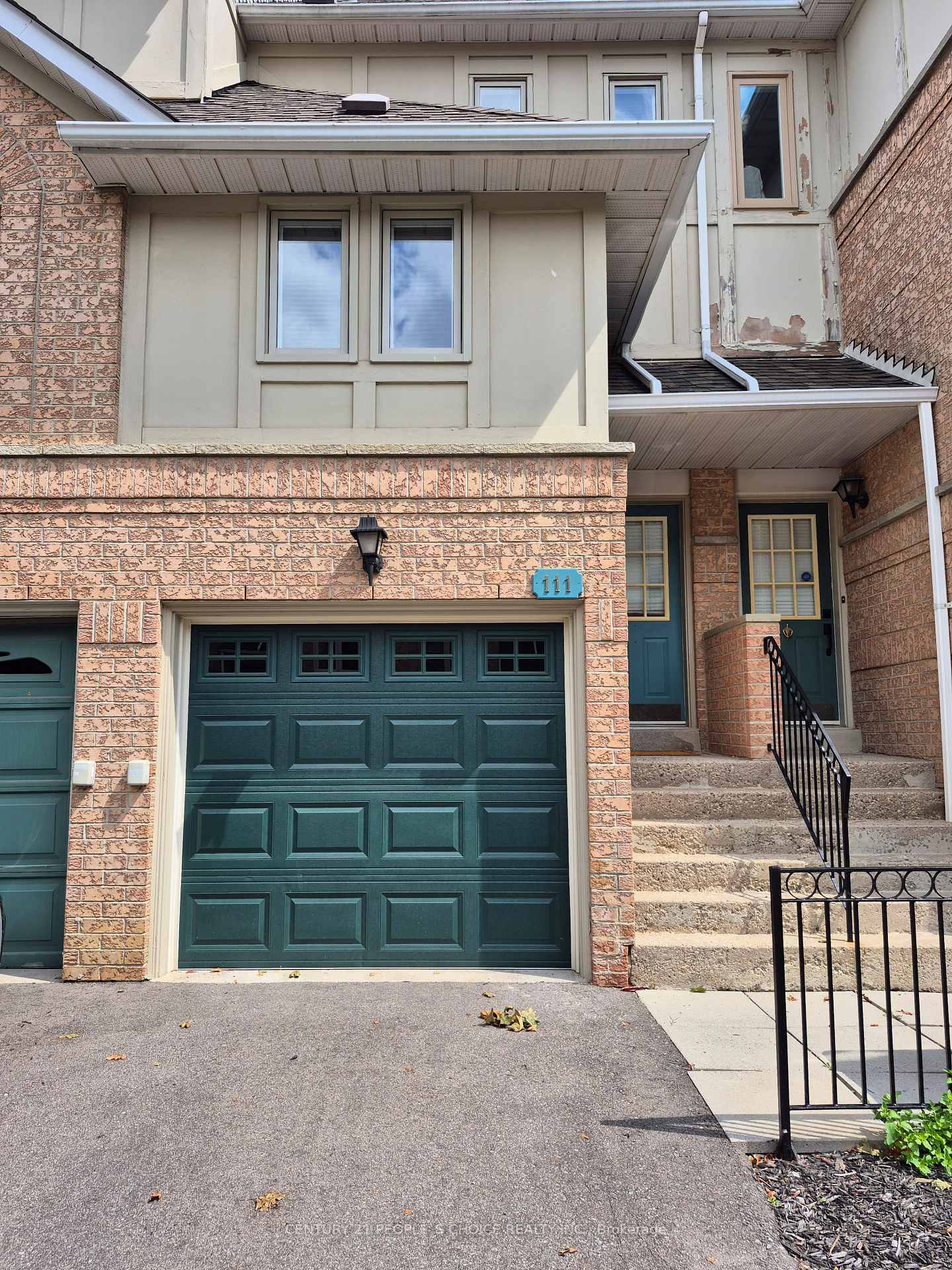 111 - 1050 Bristol Road W, Mississauga, ON, exterior