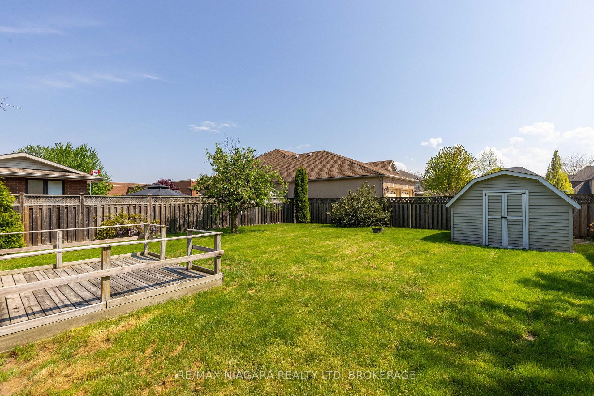 29 Granada Drive, St. Catharines, ON, exterior