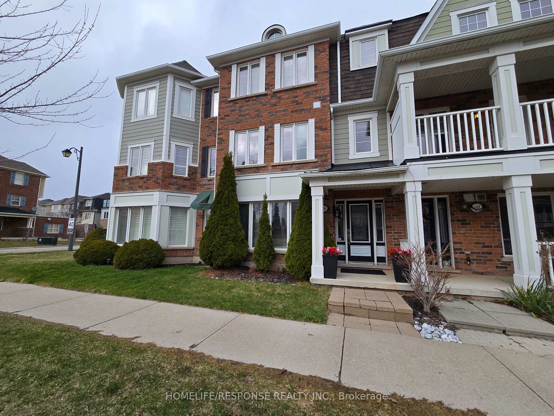 635 SCOTT Boulevard, Milton, ON, exterior