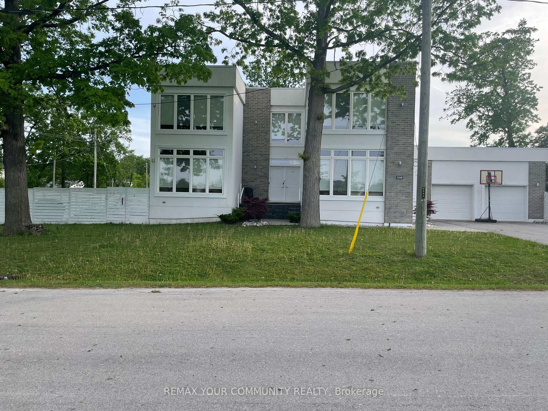 338 Woodale Avenue, Oakville, ON, exterior