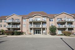 223 - 32 Church Street, King, ON, exterior