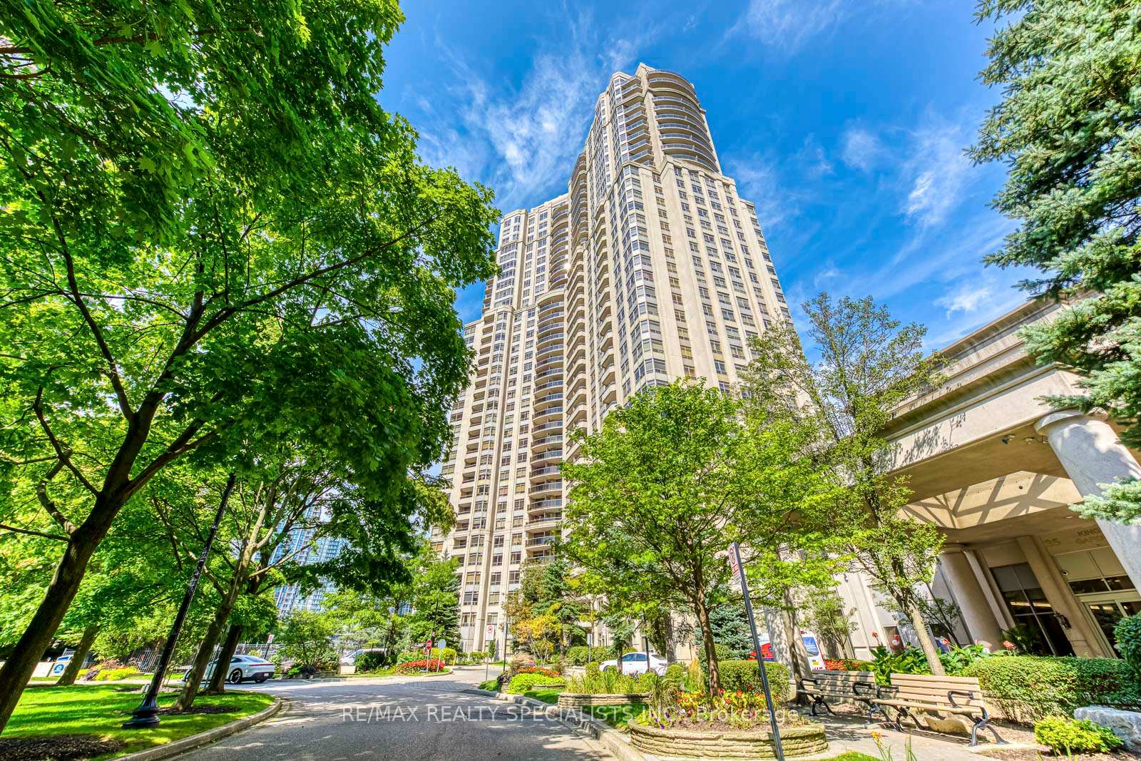 3005 - 35 Kingsbridge Garden Circle W, Mississauga, ON, exterior