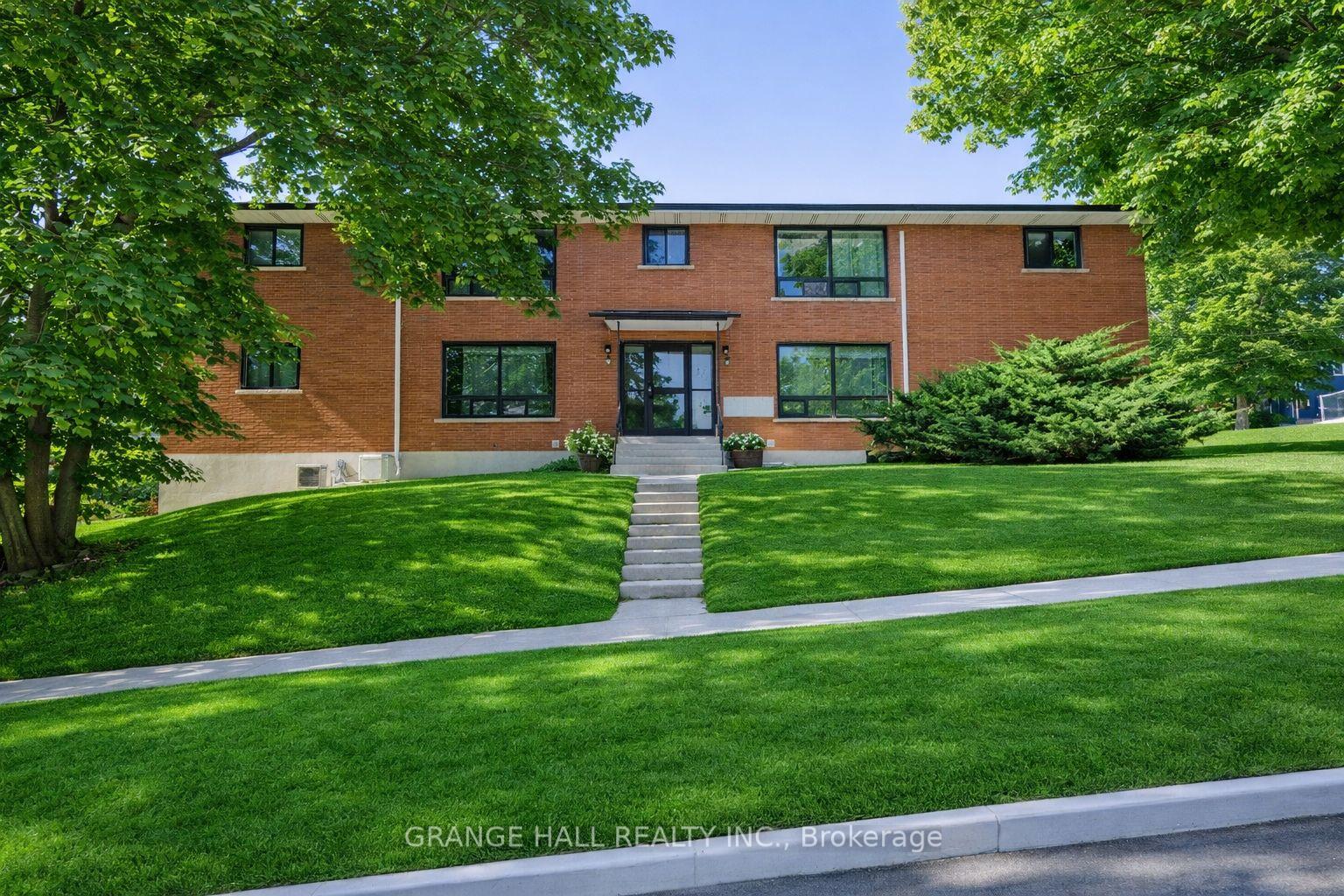 235 Canice Street, Orillia, ON, exterior