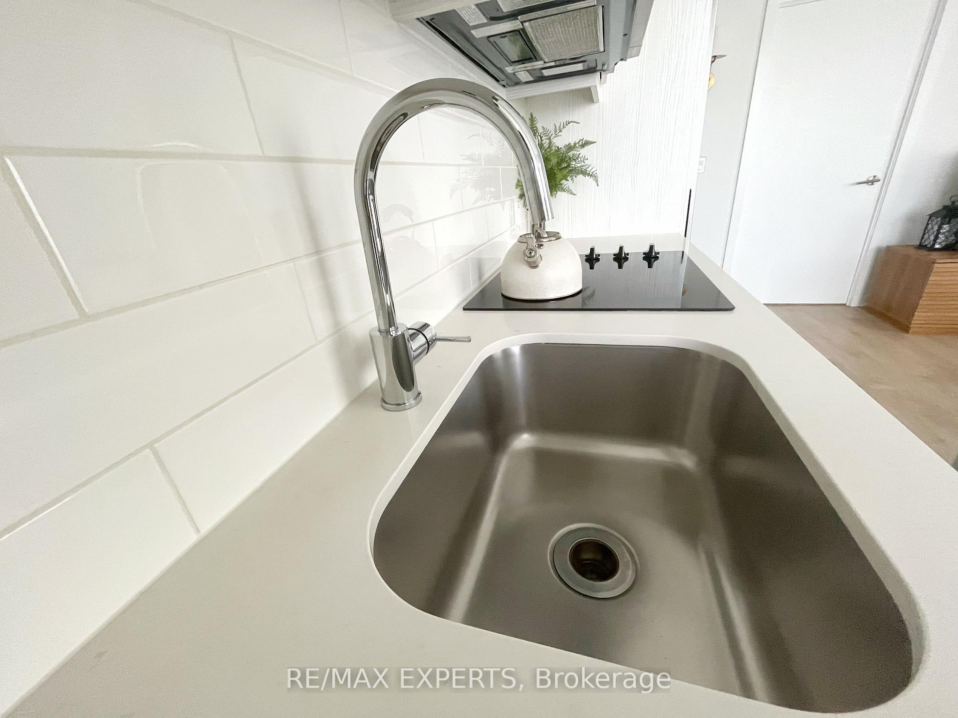 419 - 38 Forest Manor Road, Toronto C15, ON, exterior