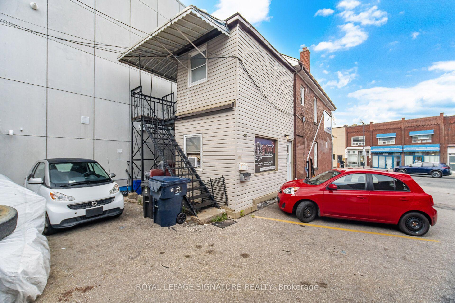 3331 Dundas Street W, Toronto W02, ON, exterior