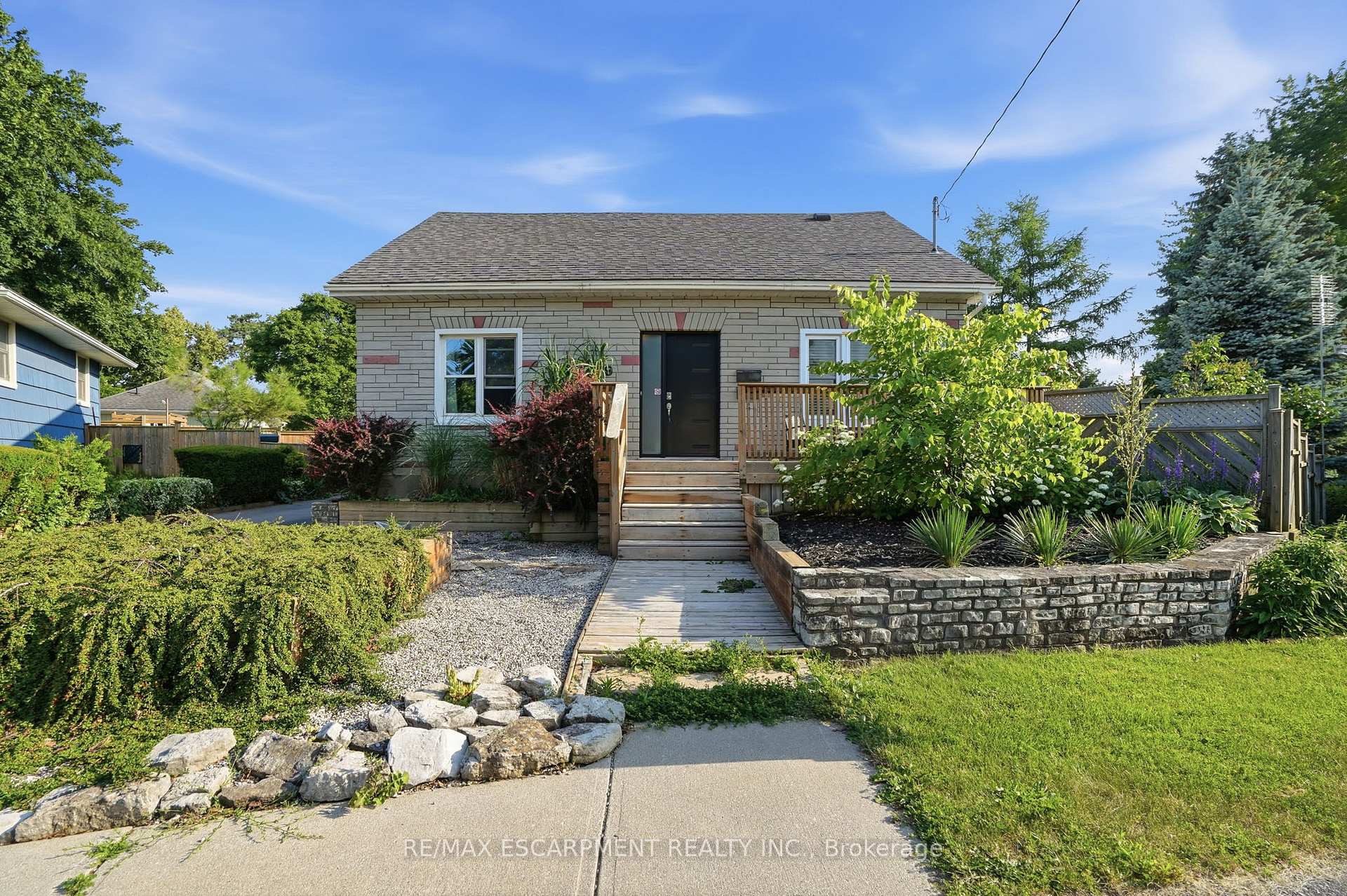 19 Victoria Street, Brant, ON, exterior