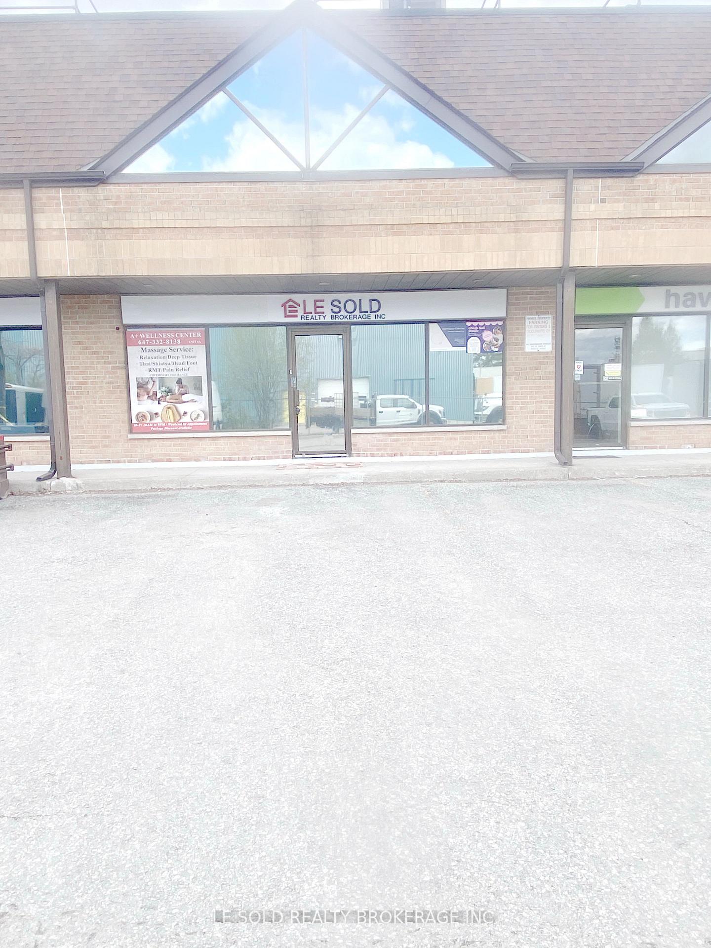 4 (2nd Floor C ) - 117 Ringwood Drive, Whitchurch-Stouffville, ON, exterior