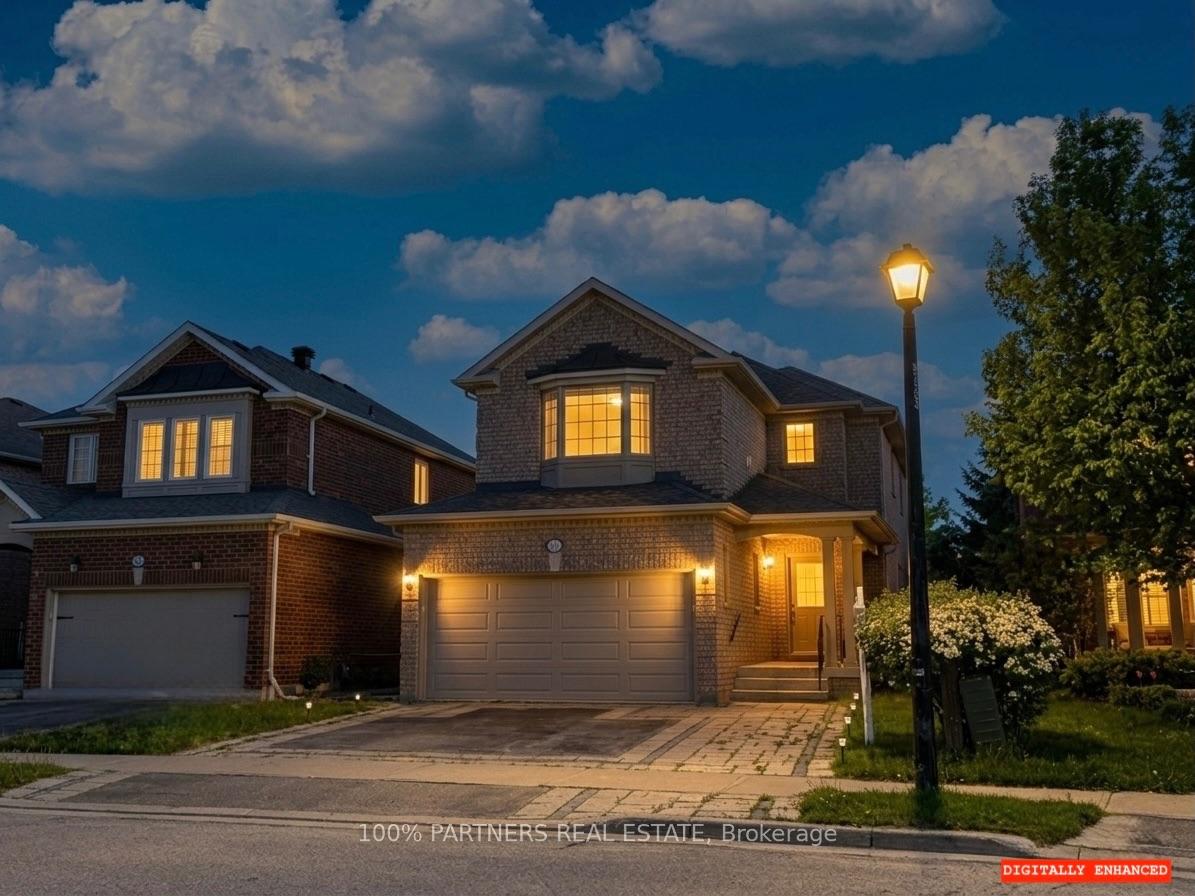 62 Macedonia Court, Newmarket, ON, exterior