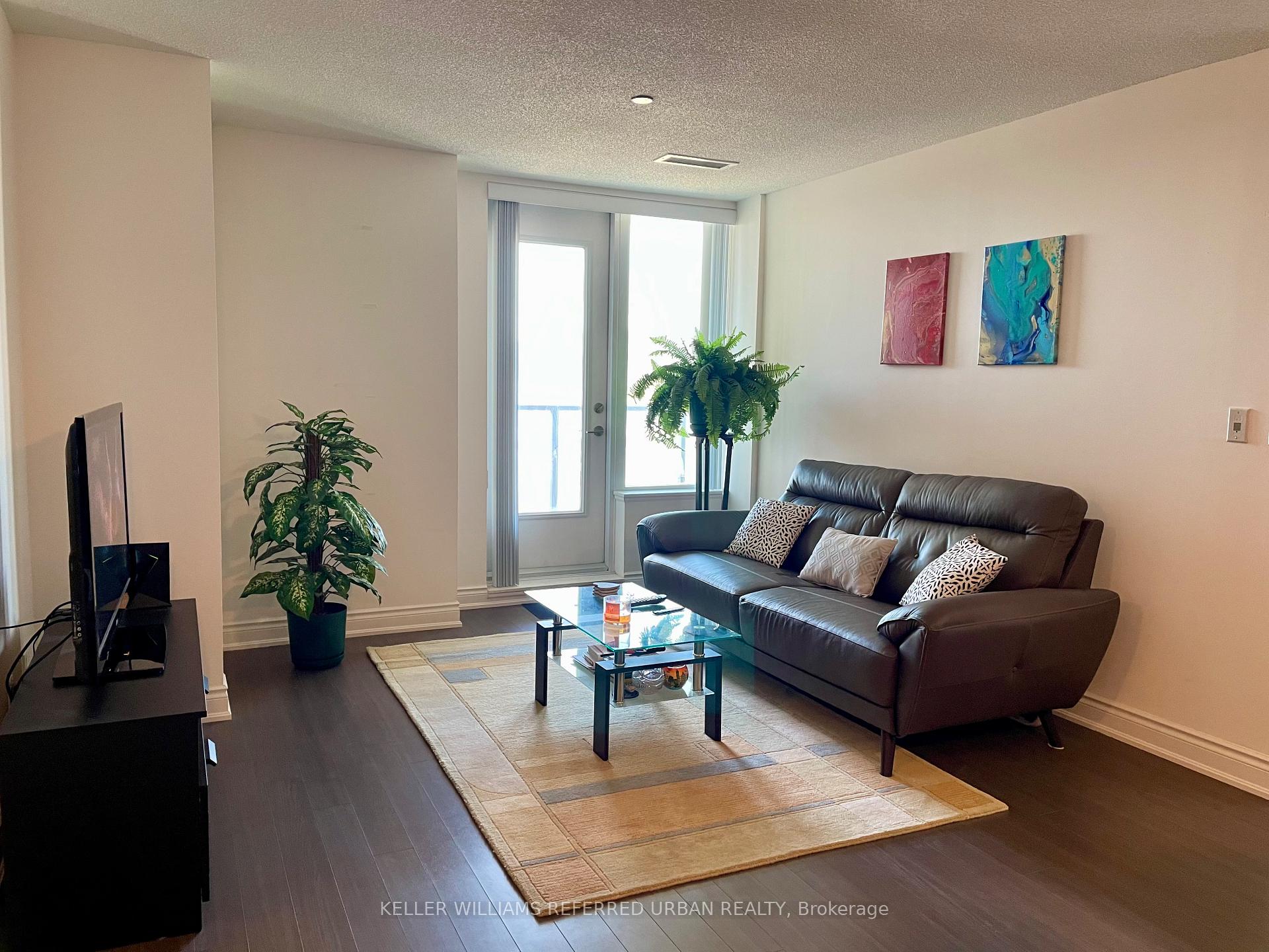 316 - 325 South Park Road, Markham, ON, exterior