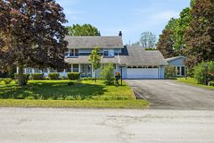 18 Carriage Lane, Quinte West, ON, exterior