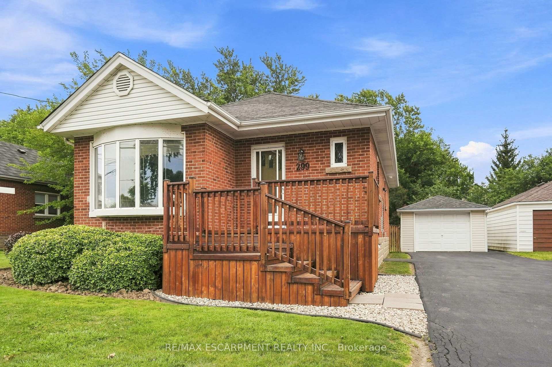 299 West 5th Street, Hamilton, ON, exterior