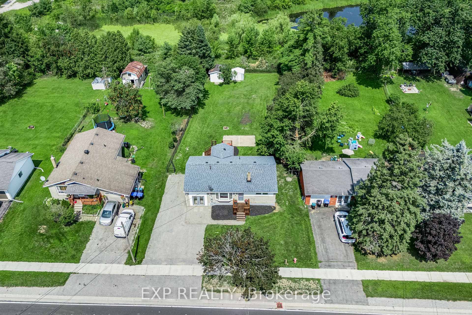 1990 Victoria Street, Innisfil, ON, exterior