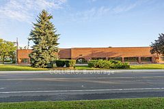 2 - 20 East Pearce Street, Richmond Hill, ON, exterior