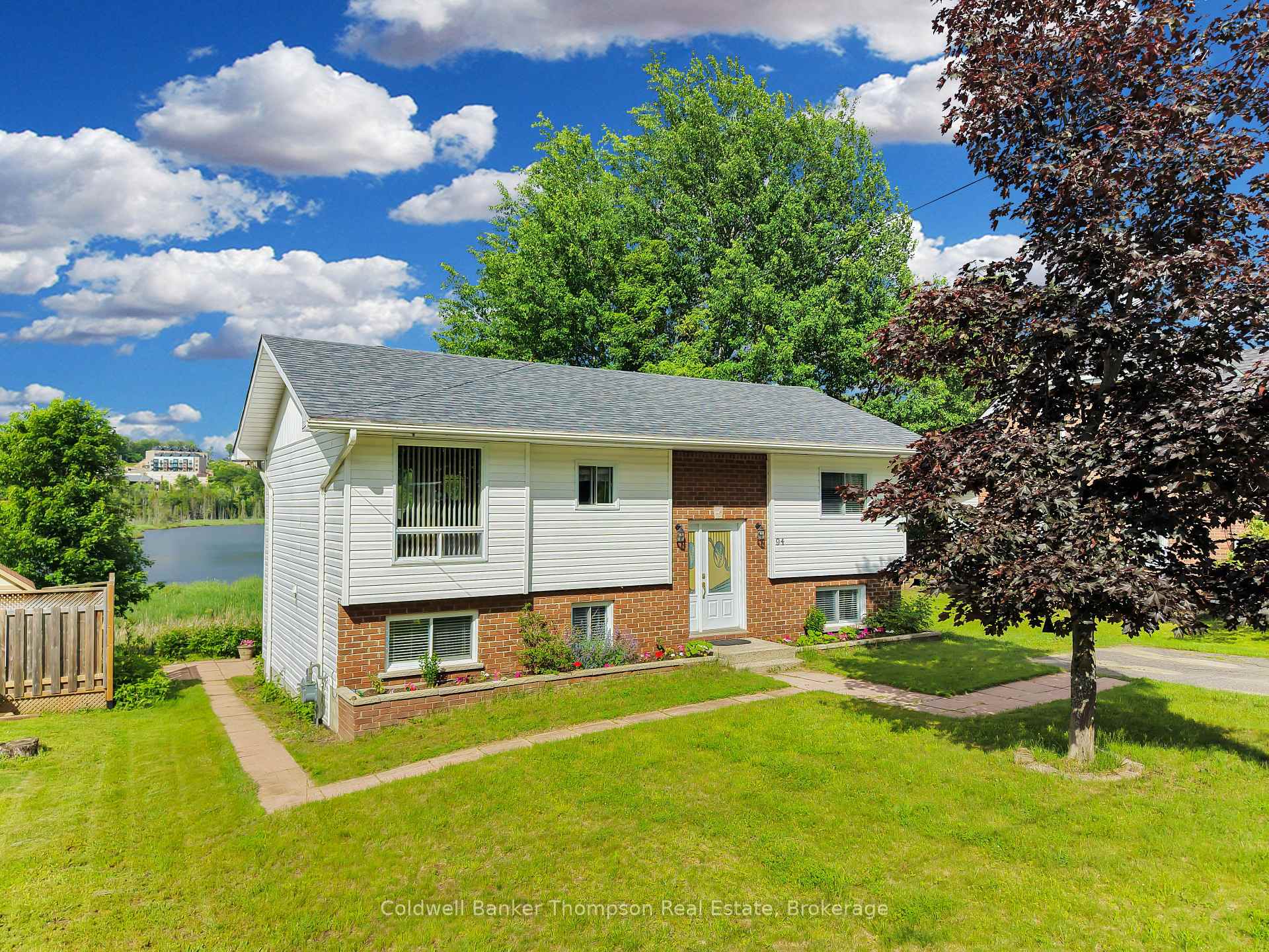 94 Brunel Road, Huntsville, ON, exterior