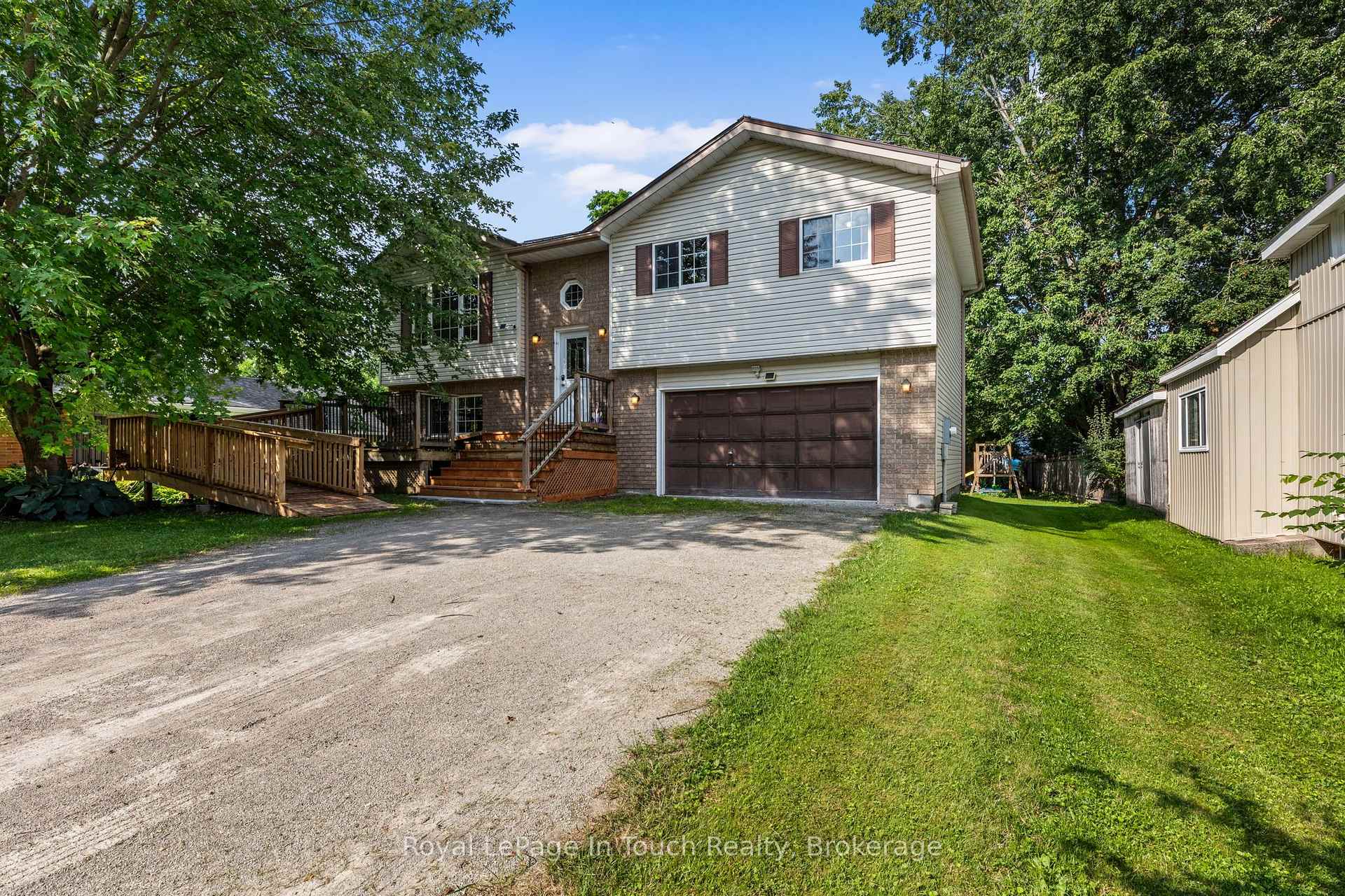 4 Eplett Street, Severn, ON, exterior