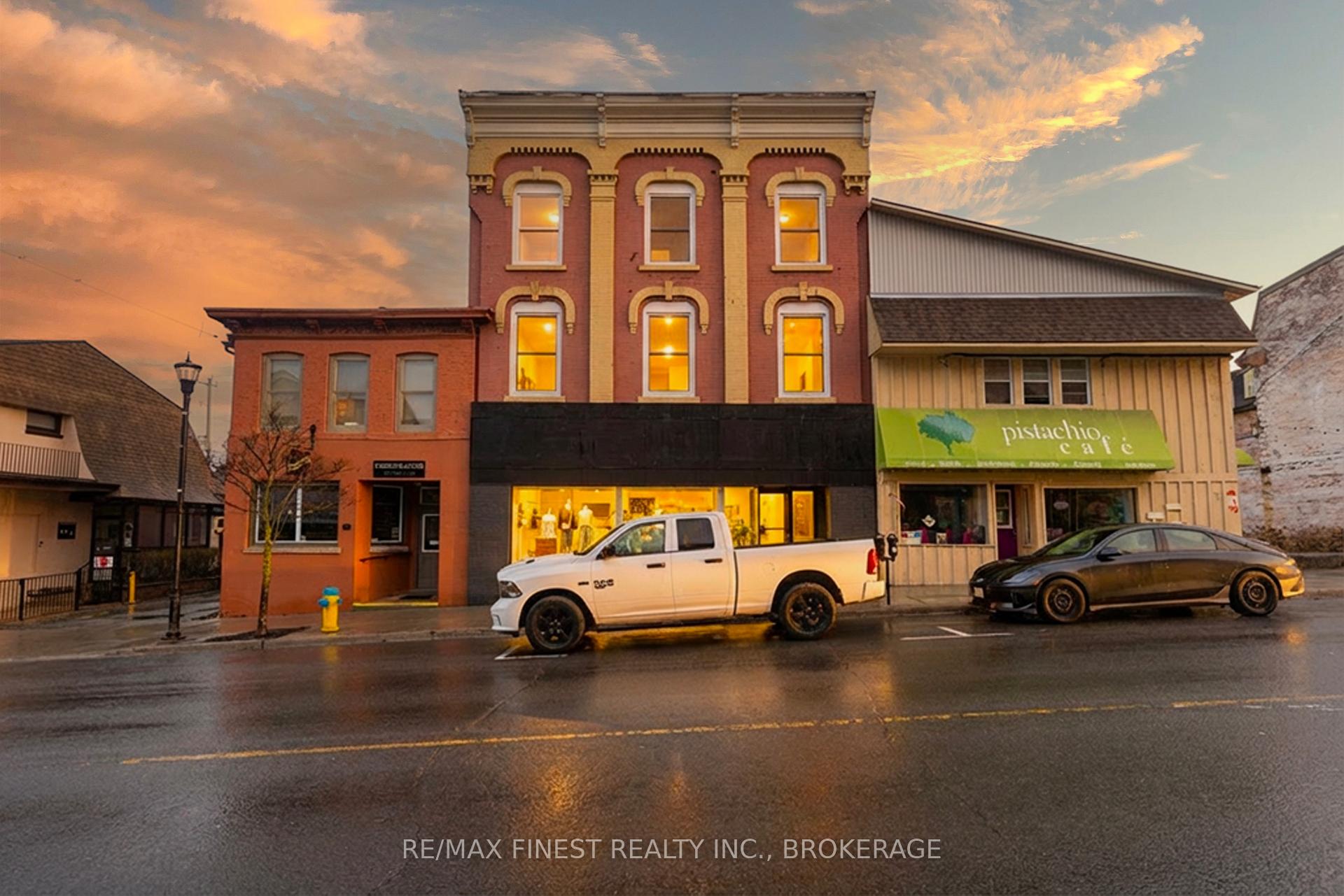 84 King Street E, Gananoque, ON, exterior