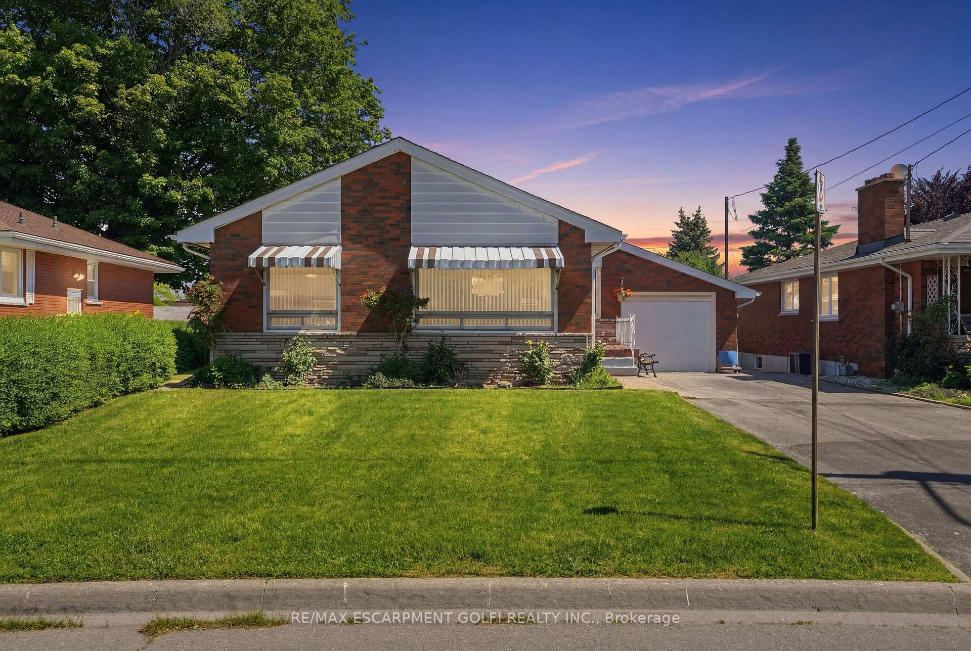 18 Pleasant Avenue, Hamilton, ON, exterior
