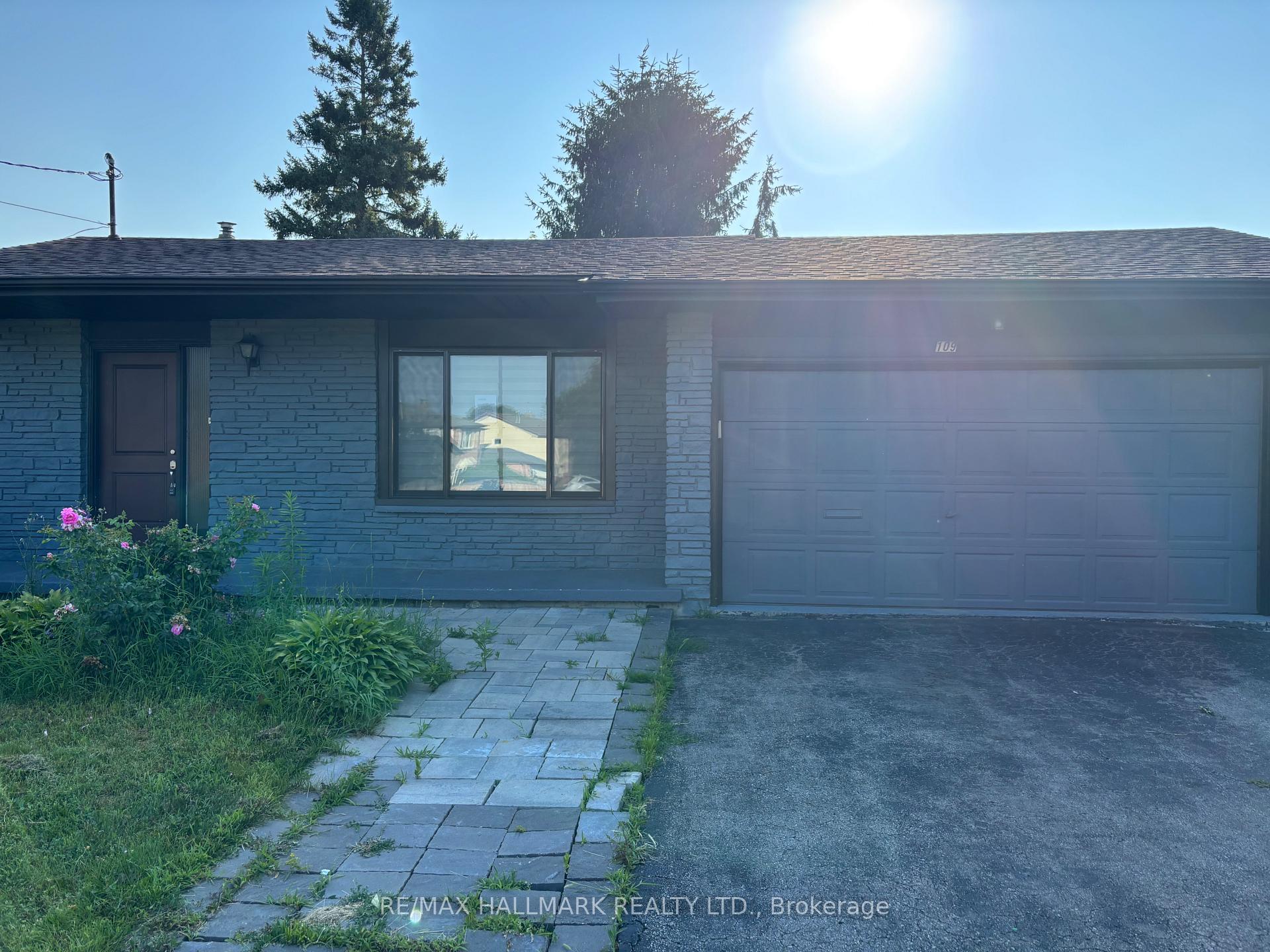 109 Thickson Road S, Whitby, ON, exterior