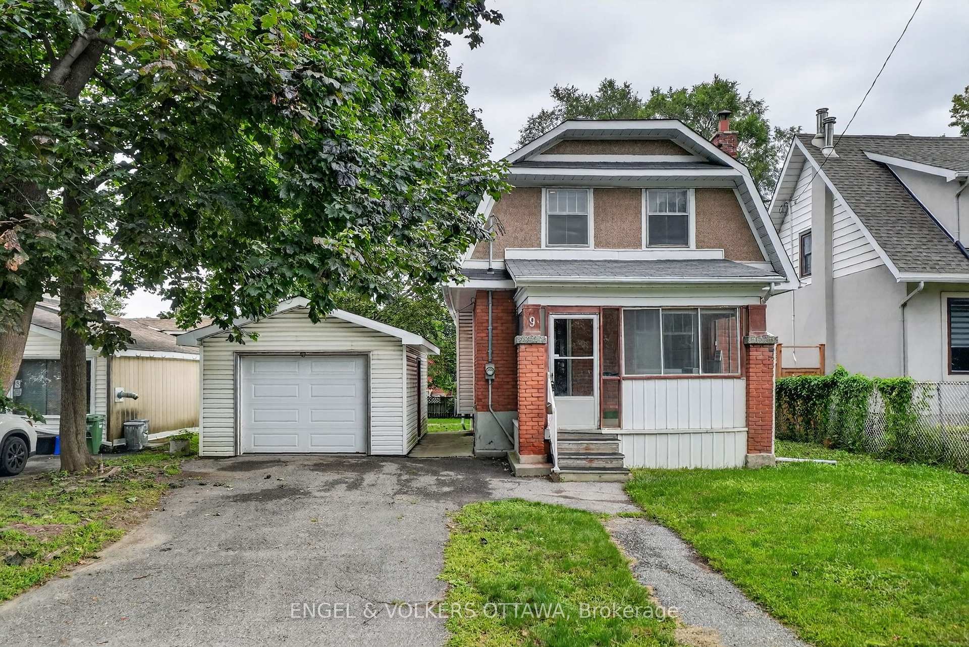 9 Geneva Street, Tunneys Pasture and Ottawa West, ON, exterior