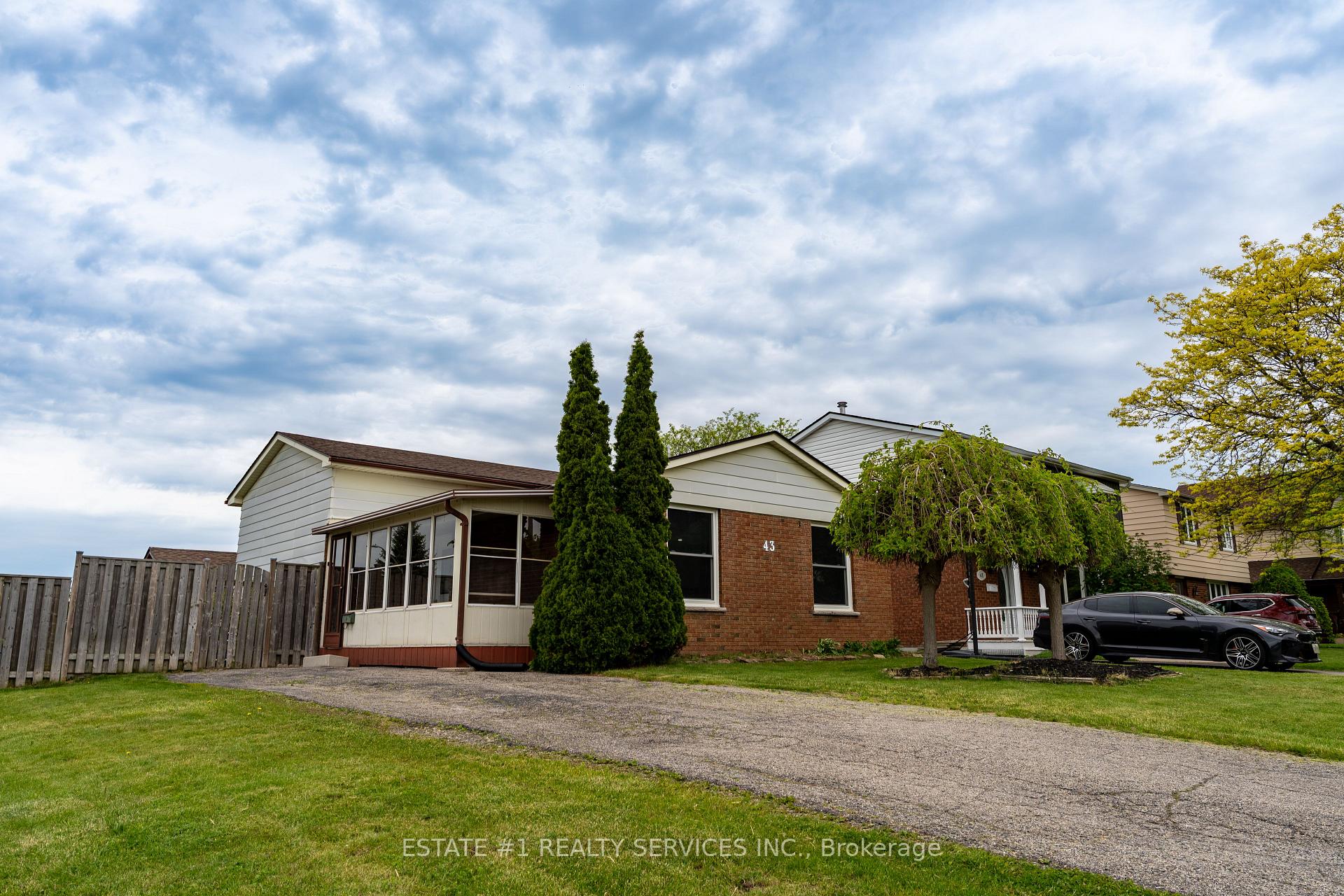 43 Dyer Street, St. Thomas, ON, exterior