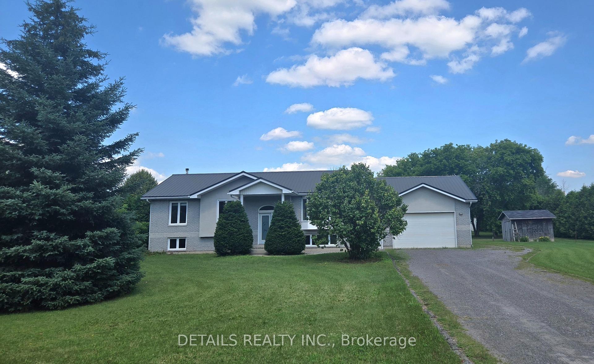 559 Main Street, North Grenville, ON, exterior