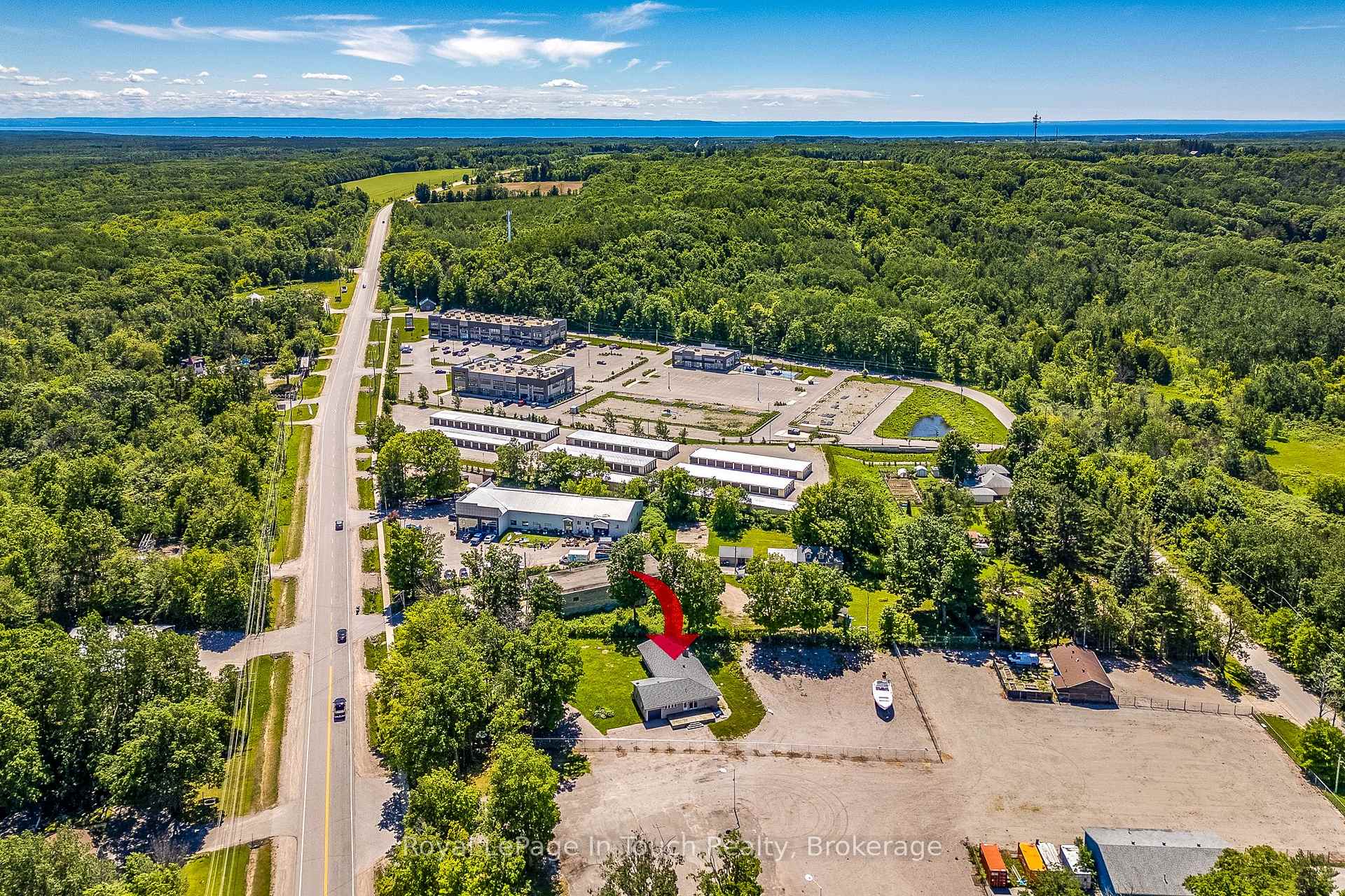 740 Balm Beach Road E, Midland, ON, exterior