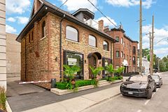 3 Rowanwood Avenue E, Toronto C09, ON, exterior