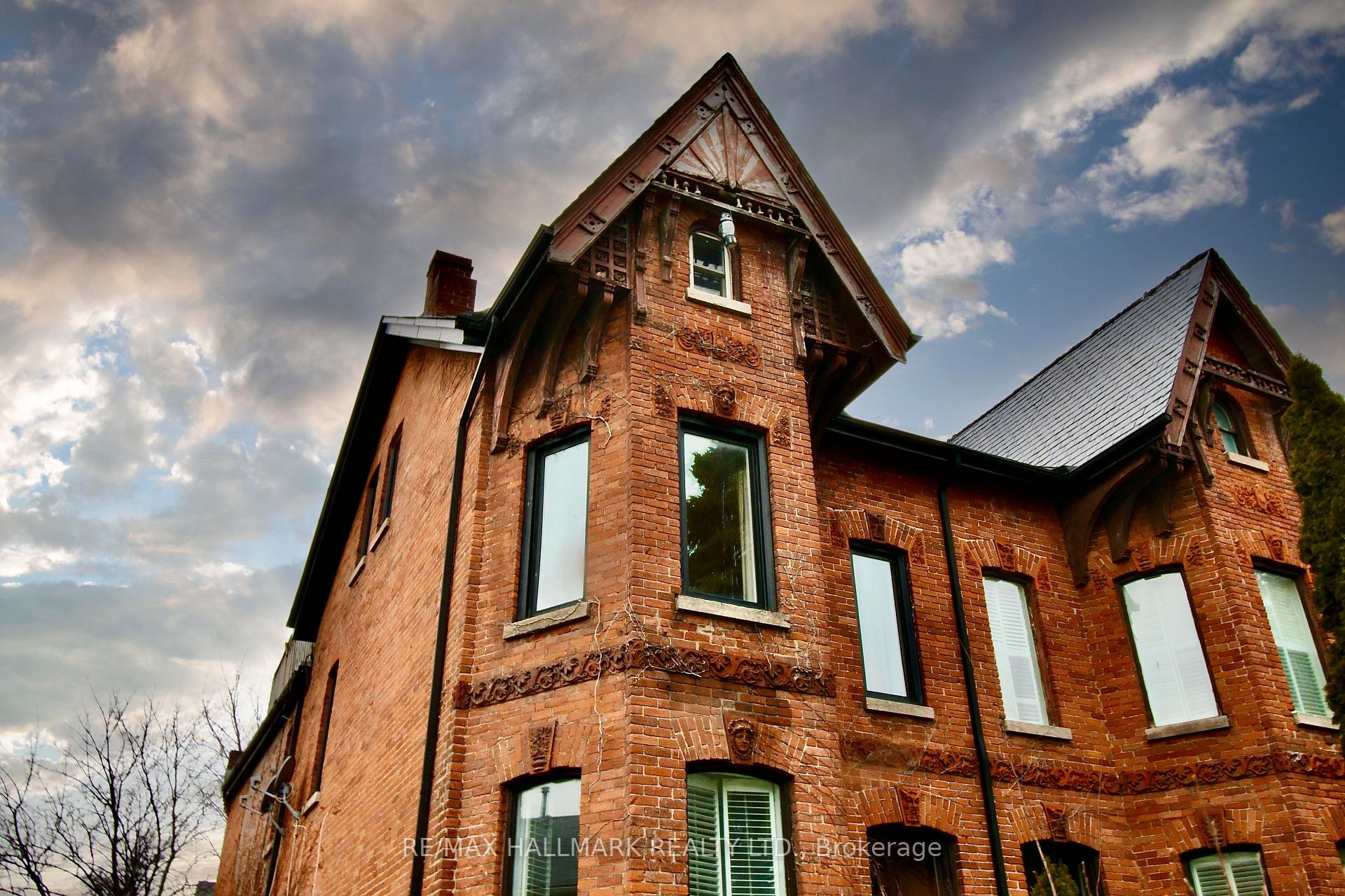 34 River Street, Toronto C08, ON, exterior