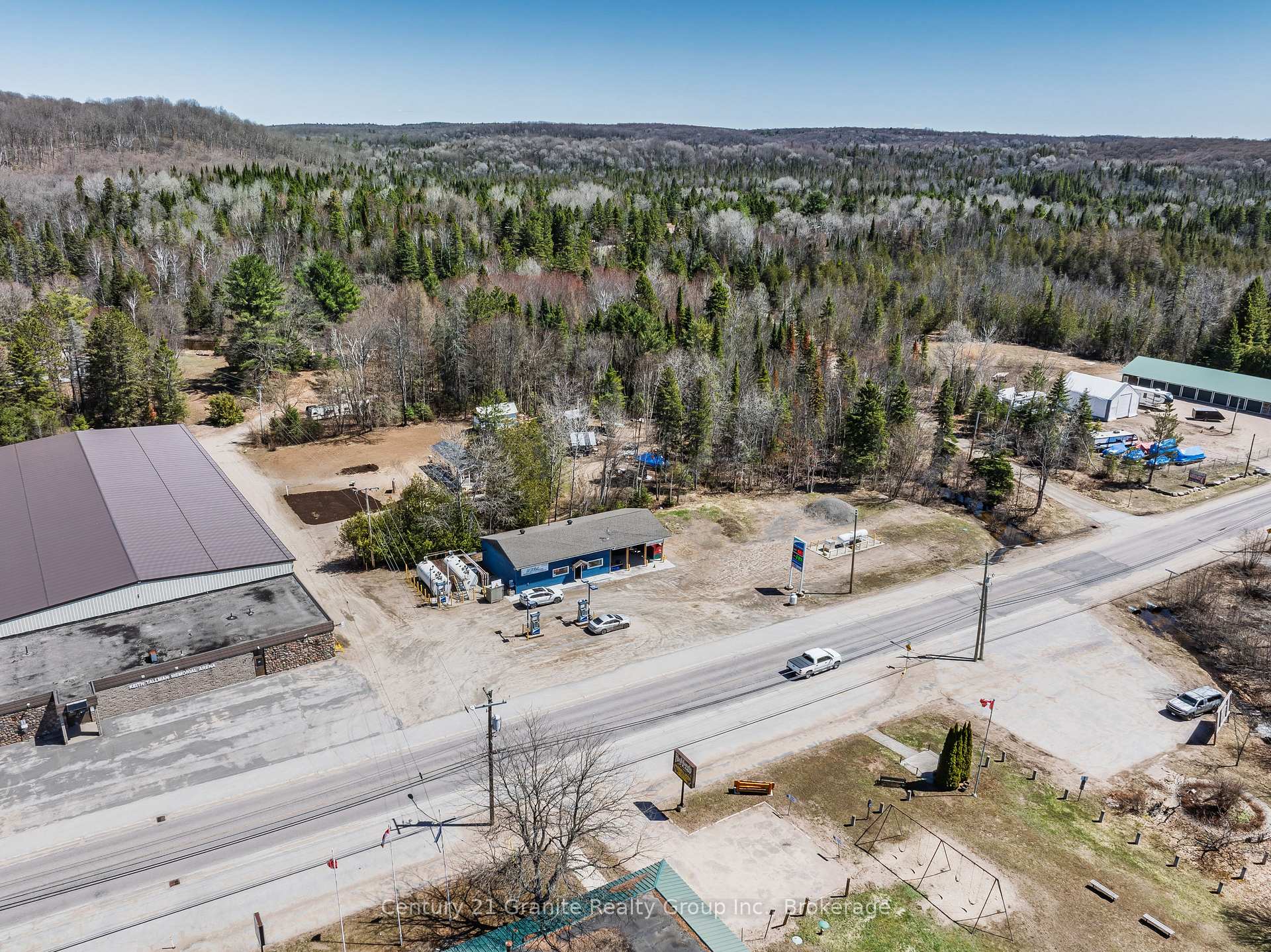 2246 Loop Road, Highlands East, ON, exterior