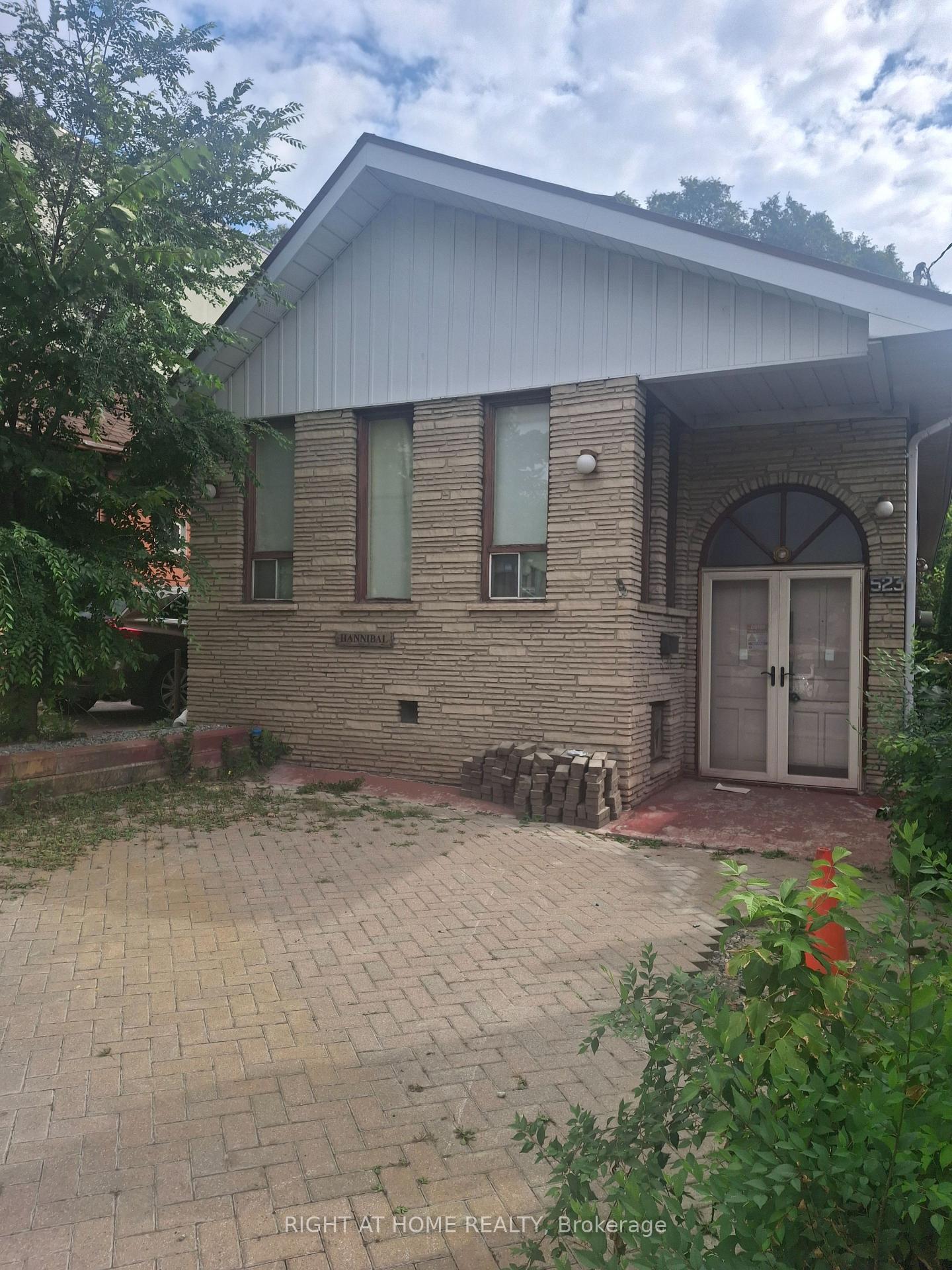 523 Caledonia Road, Toronto W03, ON, exterior