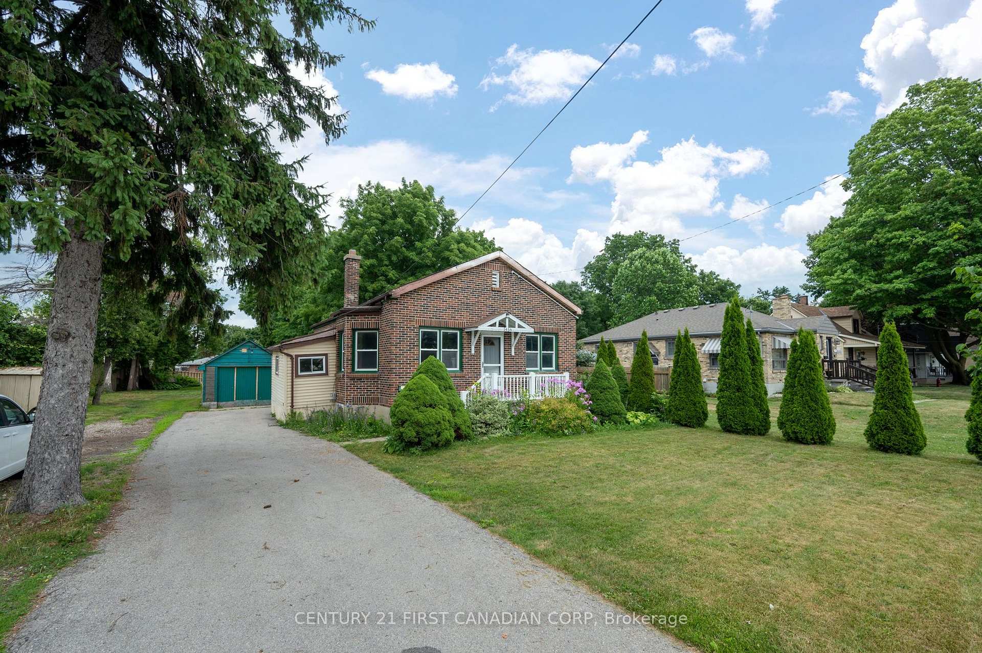1456 Gore Road, London East, ON, exterior