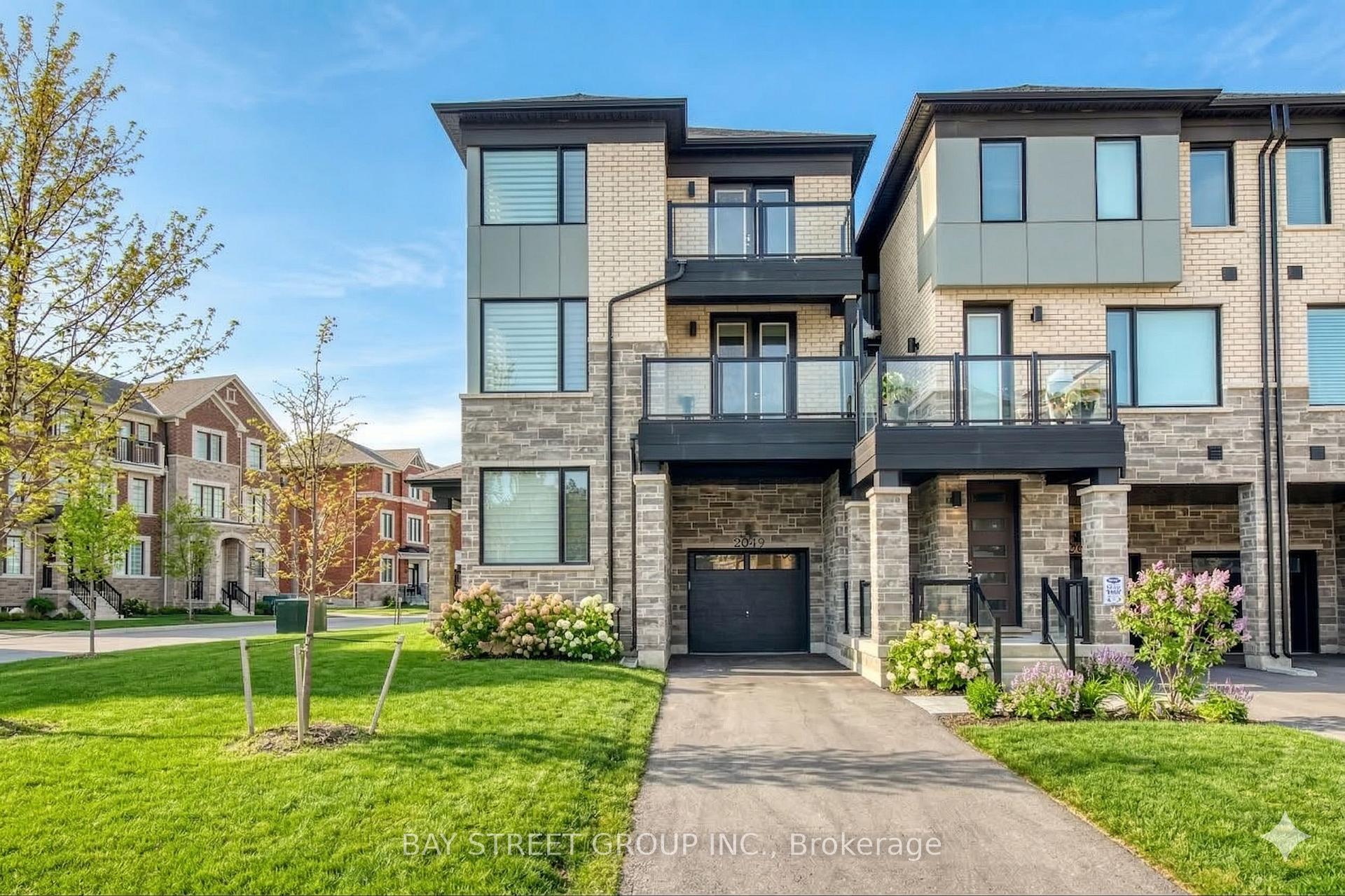 3049 Merrick Road, Oakville, ON, exterior