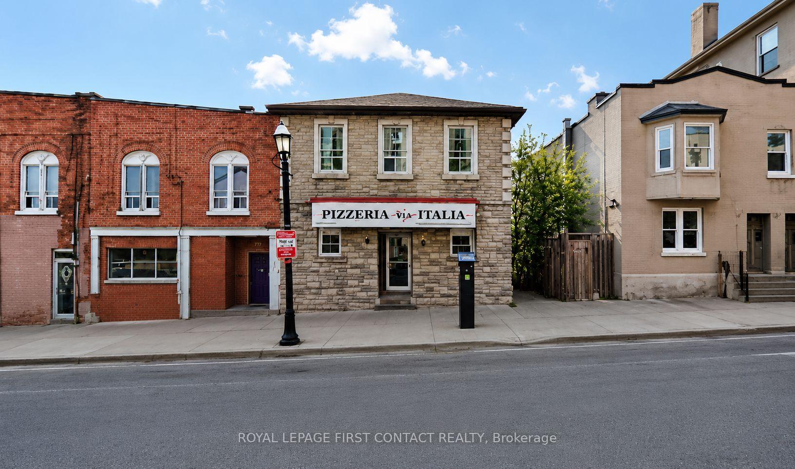 18 Mulcaster Street, Barrie, ON, exterior