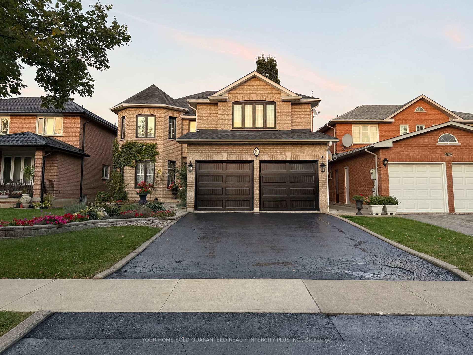 19 Mandolin Court, Vaughan, ON, exterior