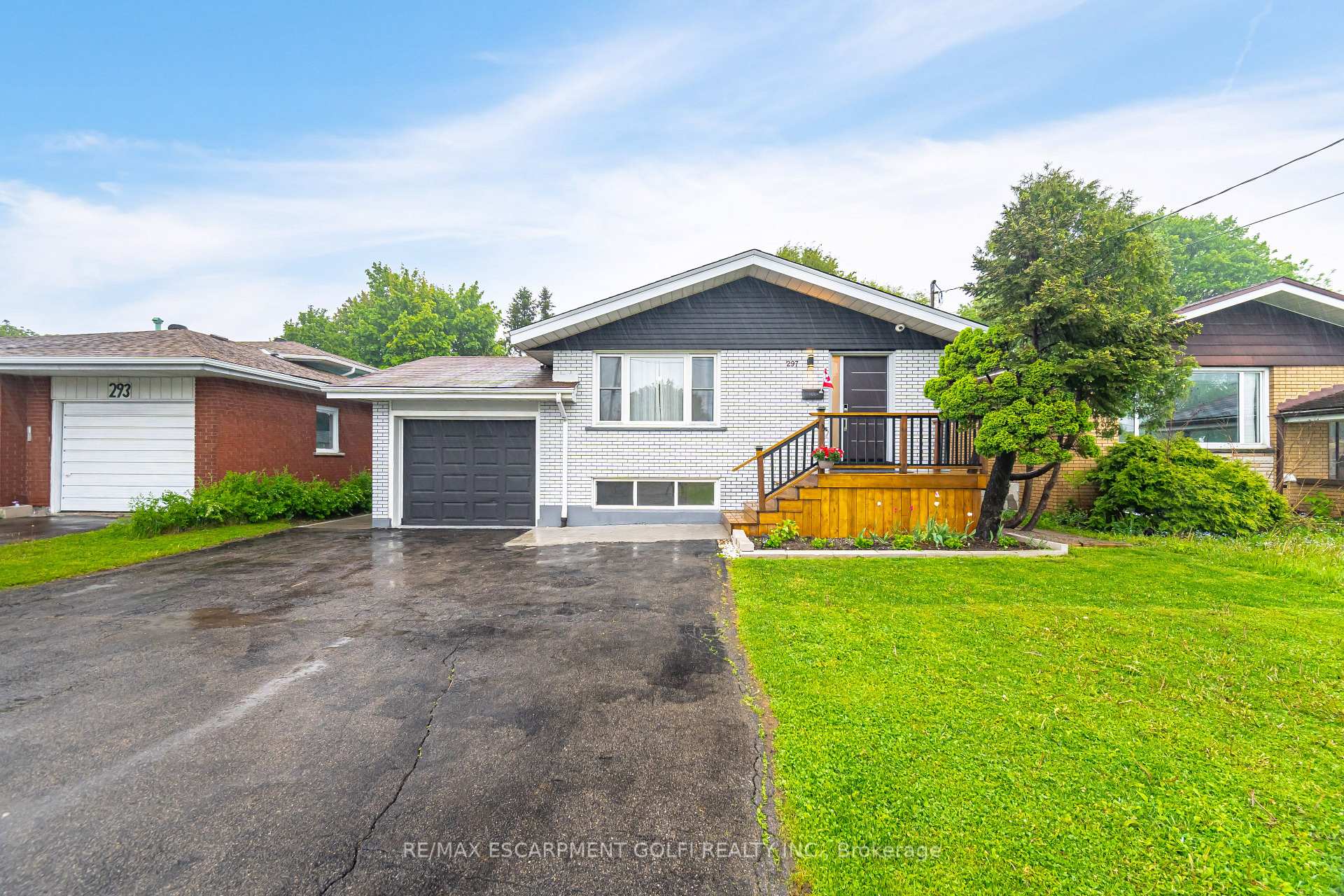 297 Mohawk Road W, Hamilton, ON, exterior