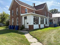 48, 49, 50 - 50 Lorne Avenue, Chatham-Kent, ON, exterior