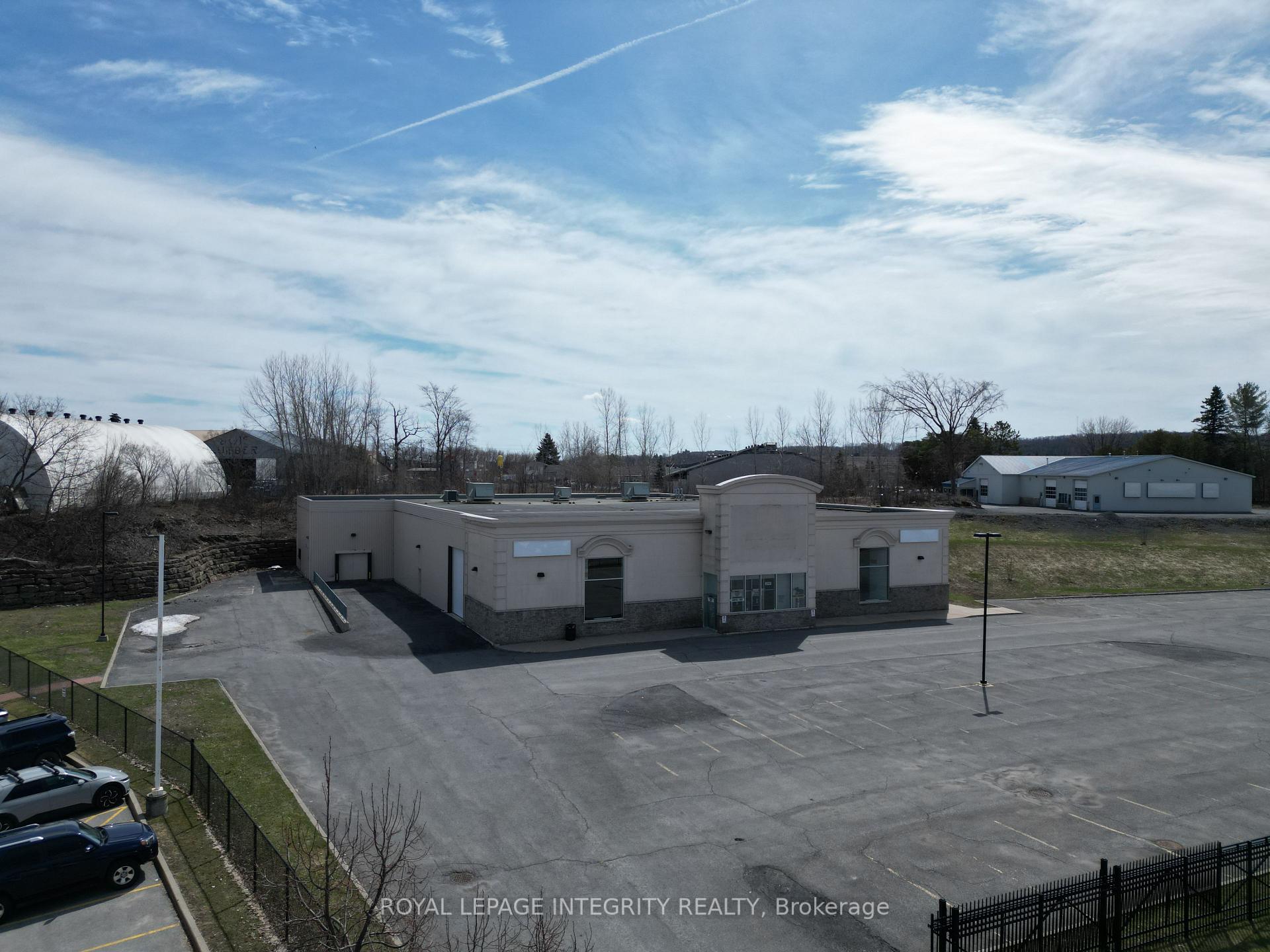 2747 Chamberland Street, Clarence-Rockland, ON, exterior