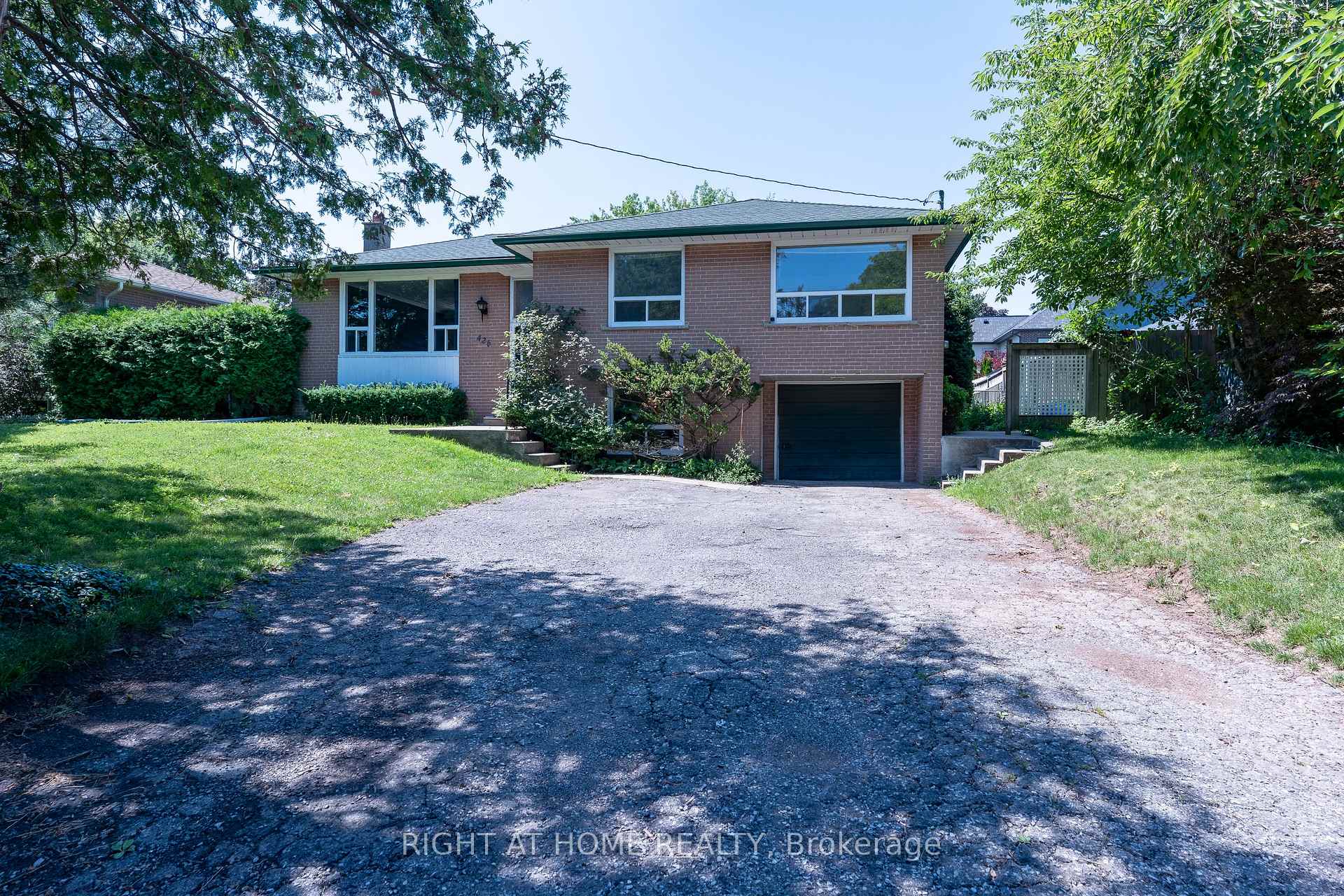 Upper - 426 Seaton Drive, Oakville, ON, exterior