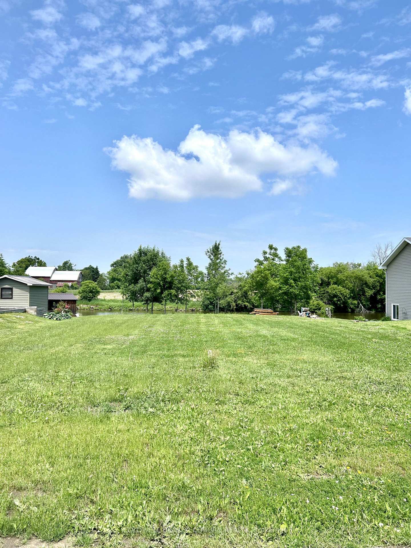 67 Erin Avenue, North Dundas, ON, exterior