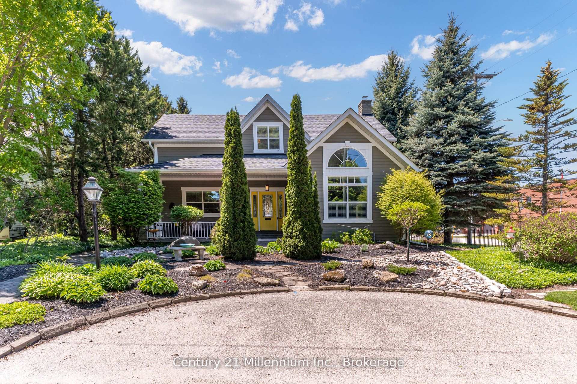 210 Minnesota Street, Collingwood, ON, exterior