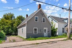 42 Bonnechere Street S, Renfrew, ON, exterior