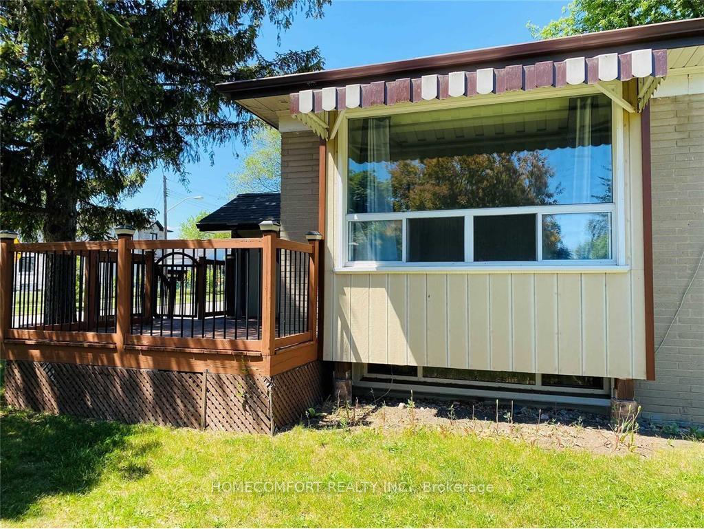 2 Mendip Crescent, Toronto E04, ON, exterior