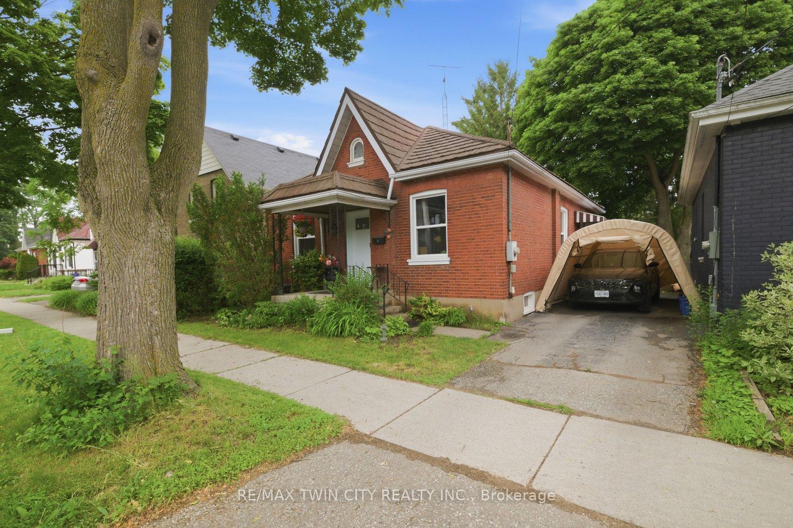 12 Brunswick Street N, Brantford, ON, exterior